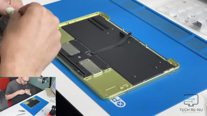 Apple MacBook Neo оказался проще, чем ожидалось – батарею даже не склеили.