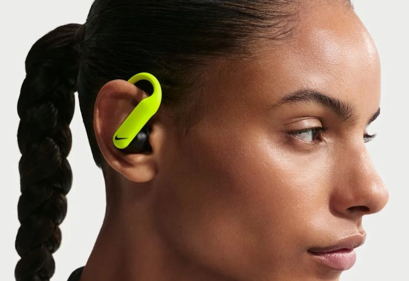 Apple и Nike совместно представили лимитированную серию наушников Powerbeats Pro 2
