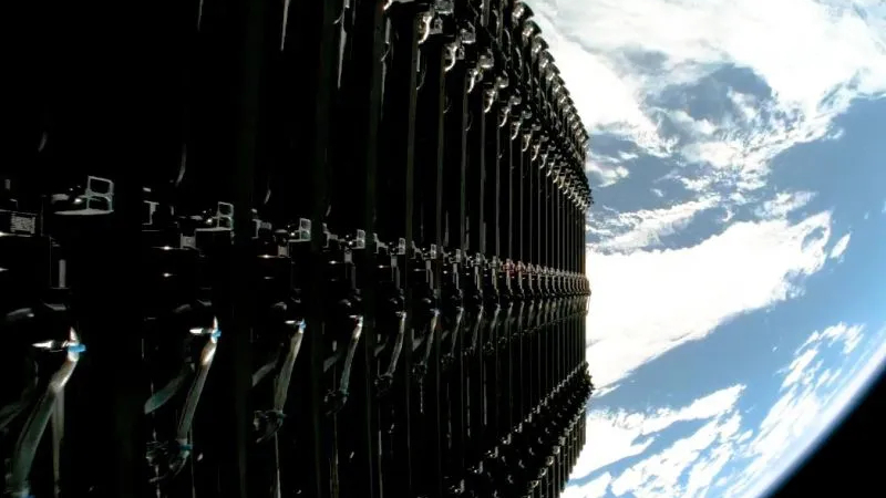 SpaceX обвиняет Blue Origin в создании помех от антенн TeraWave, которые могут затронуть 10 млн пользователей Starlink.