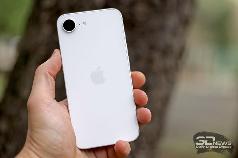 Apple удерживает 69 % американского рынка смартфонов, а у Samsung — всего пятнадцать процентов.