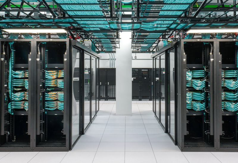 США планируют ограничить продажу AI‑чипов Nvidia и AMD до компаний, занимающихся созданием отечественных дата‑центров.