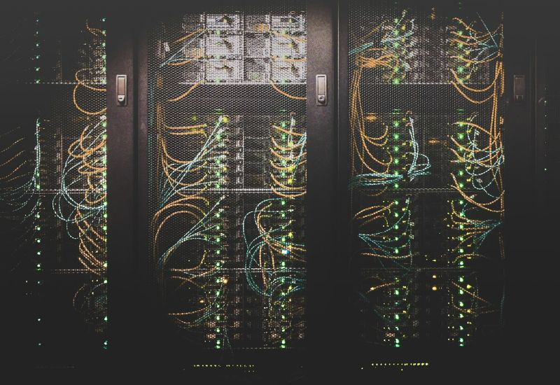 Alphabet планирует продать акции на сумму 80 млрд долларов для развития инфраструктуры искусственного интеллекта.