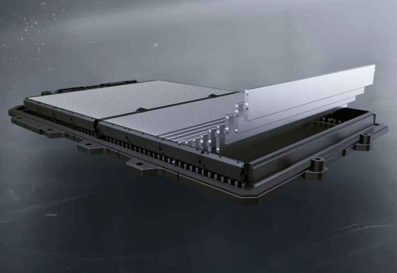 Китайский производитель BYD выпустил новый аккумулятор Blade Battery 2.0 на основе литий‑железо‑фосфата: он заряжается до 97 % всего за девять минут