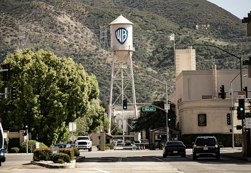 Paramount‑Skydance заключила сделку на покупку Warner Bros Discovery стоимостью 110 млрд долларов.