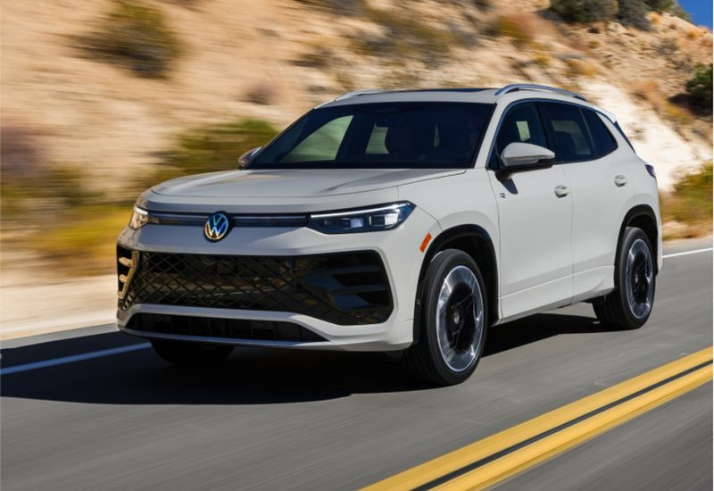 Volkswagen отзывает около 100 000 электромобилей из‑за проблемы с аккумуляторными блоками.