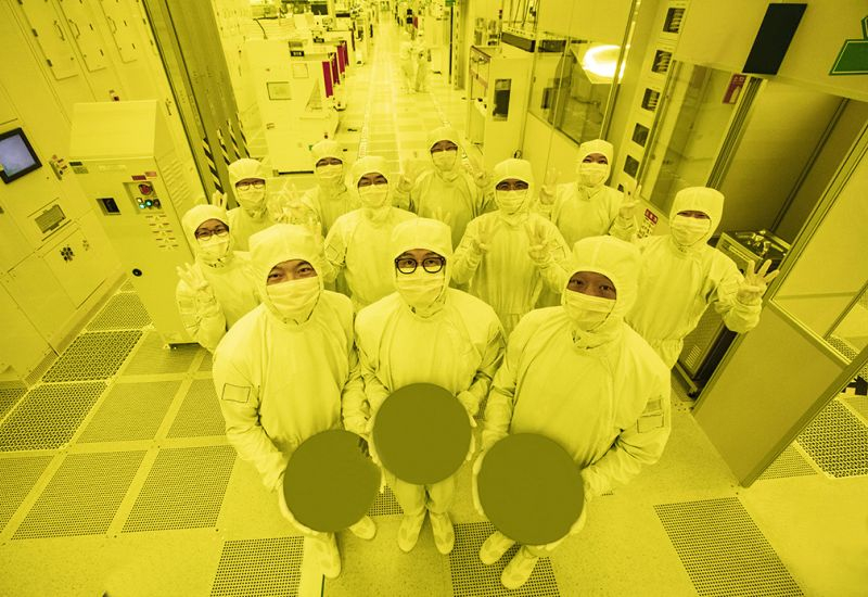 Мировой рынок полупроводников достигнет объёма в 1 триллион долларов уже в этом году, что произошло на четырёх лет раньше запланированного, благодаря развитию искусственного интеллекта