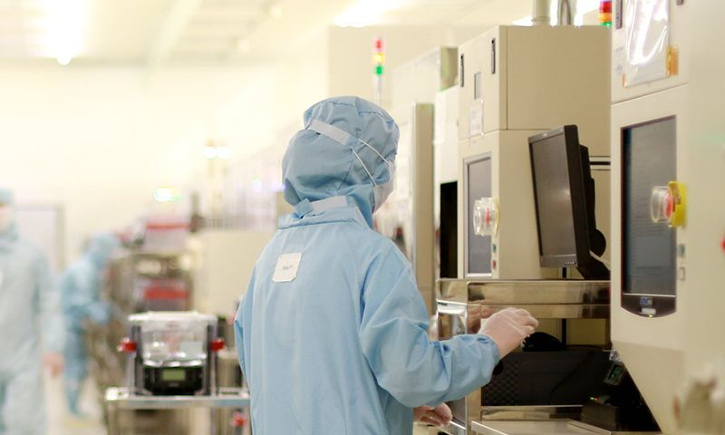 SMIC добилась роста выручки на 61 % благодаря ИИ‑проектам, санкциям и импортозамещению.