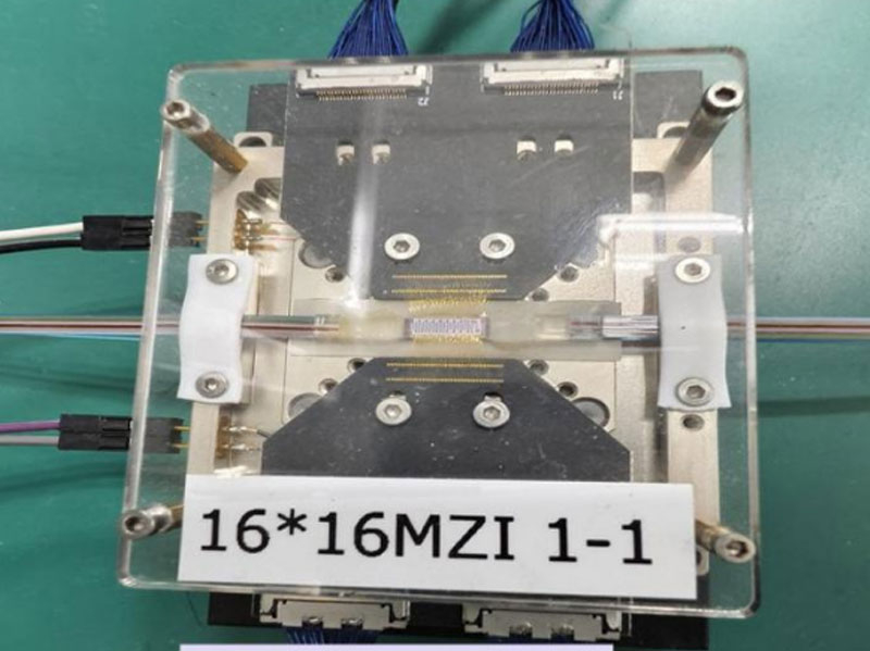 Китайские ученые заставляют роботов мыслить мгновенно, ускоряя развитие кремниевой фотоники