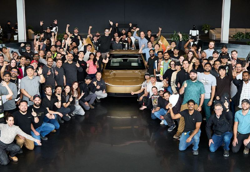 Илон Маск снова объявил старт производства беспилотного такси Tesla Cybercab