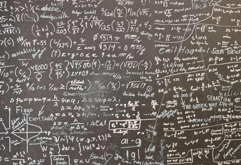 От анализа котов до теорем Эрдёша: искусственный интеллект всё чаще атакует вершины математики