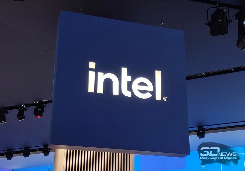 Акции Intel подскочили на 10 % после заявления Трампа о соглашении по выпуску чипов для Apple